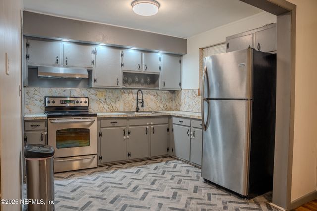 5256 ROYCE Avenue, Jacksonville, FL 32205