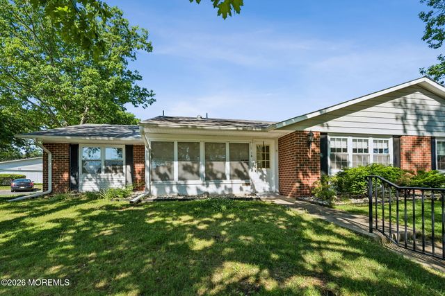1261A Argyll Circle, Lakewood, NJ 08701