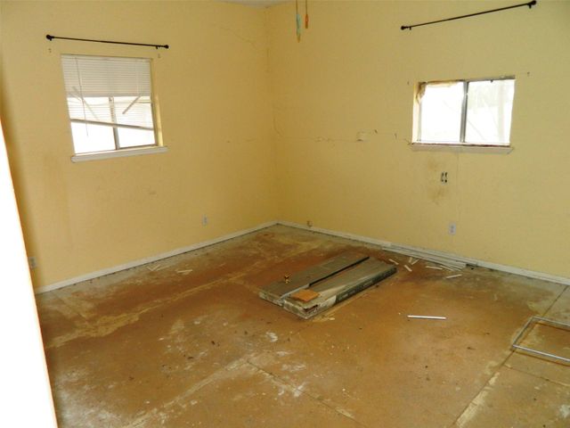 110 S Bois D Arc Street, Bailey, TX 75452