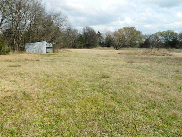 110 S Bois D Arc Street, Bailey, TX 75452