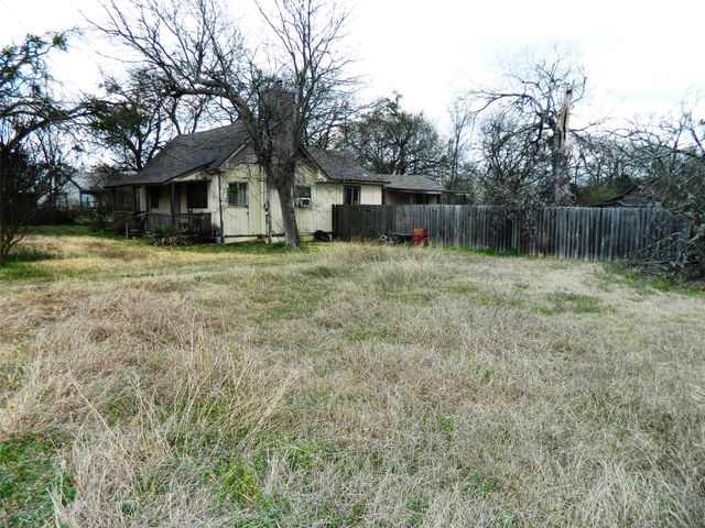 110 S Bois D Arc Street, Bailey, TX 75452