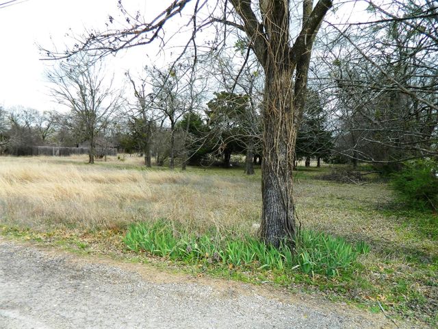 110 S Bois D Arc Street, Bailey, TX 75452