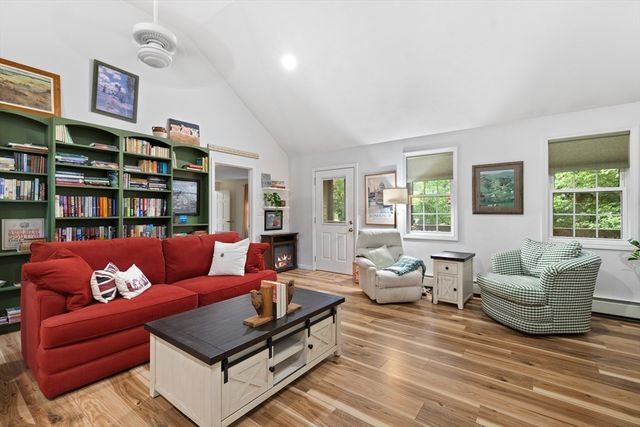 82 Norton Rd, North Attleboro, MA 02760