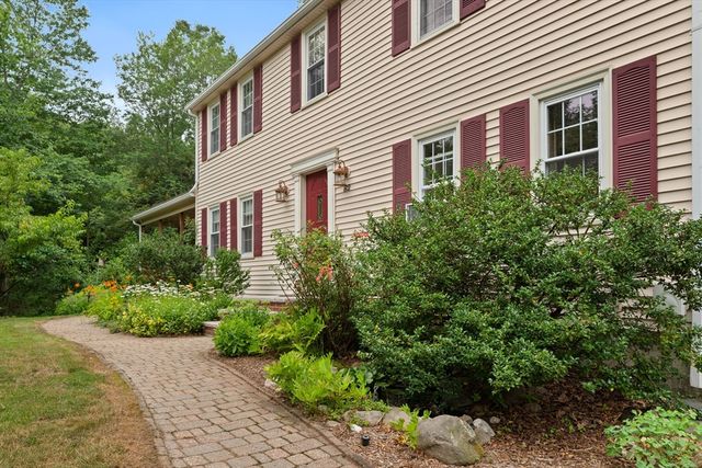 82 Norton Rd, North Attleboro, MA 02760