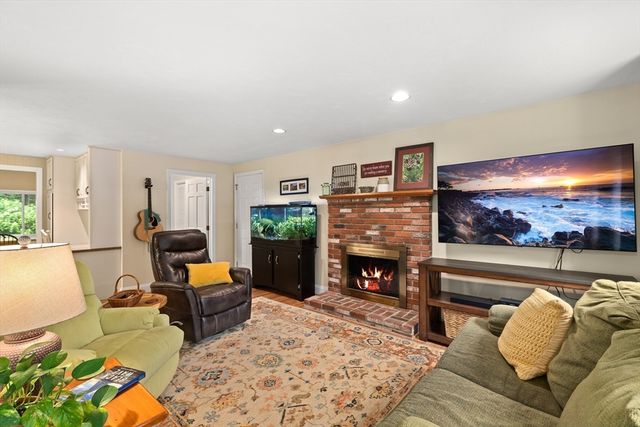 82 Norton Rd, North Attleboro, MA 02760