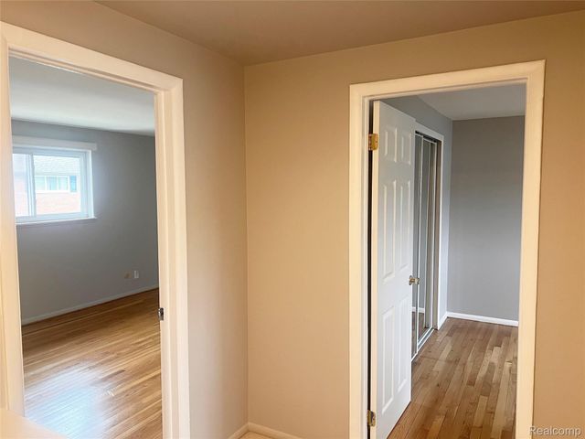 25647 Salem 102, Roseville, MI 48066