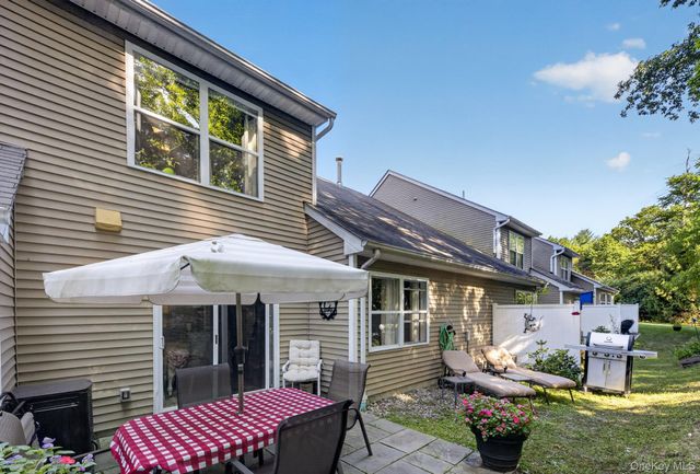 64 Twin Ponds Drive, Kingston, NY 12401