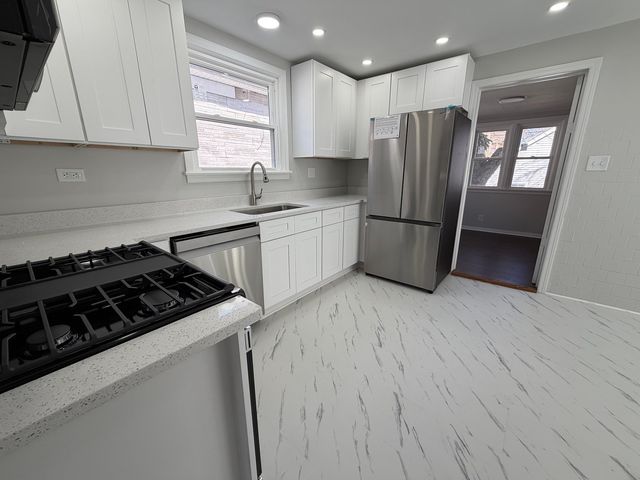 12253 S Peoria Street, Chicago, IL 60643