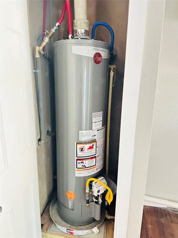 821 W Church Street, Grand Prairie, TX 75050