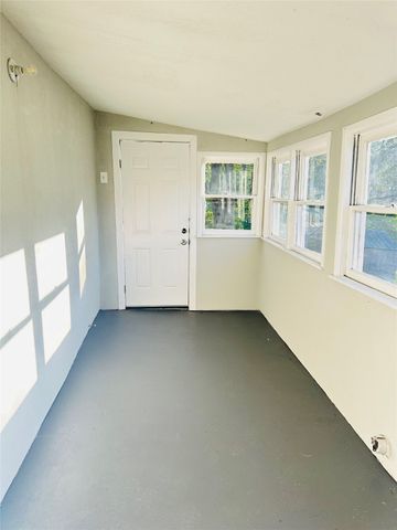 821 W Church Street, Grand Prairie, TX 75050