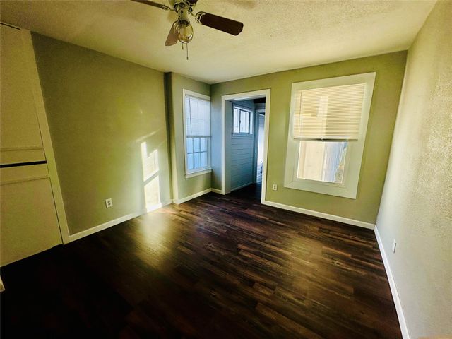 821 W Church Street, Grand Prairie, TX 75050