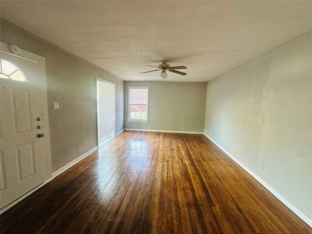 821 W Church Street, Grand Prairie, TX 75050