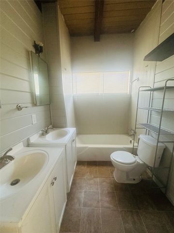 821 W Church Street, Grand Prairie, TX 75050