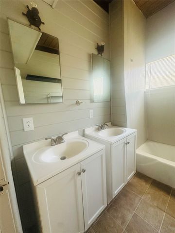 821 W Church Street, Grand Prairie, TX 75050