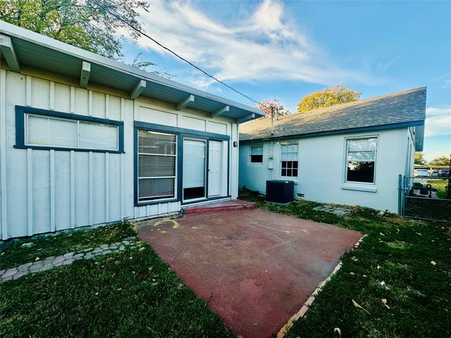 821 W Church Street, Grand Prairie, TX 75050