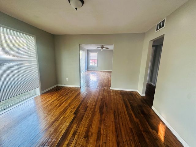 821 W Church Street, Grand Prairie, TX 75050