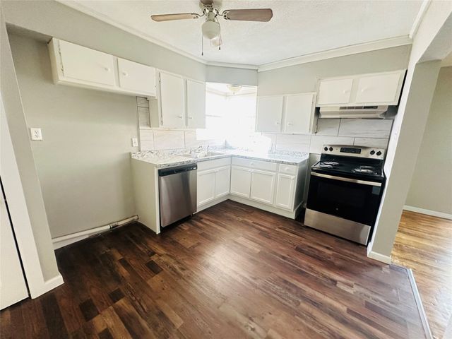 821 W Church Street, Grand Prairie, TX 75050