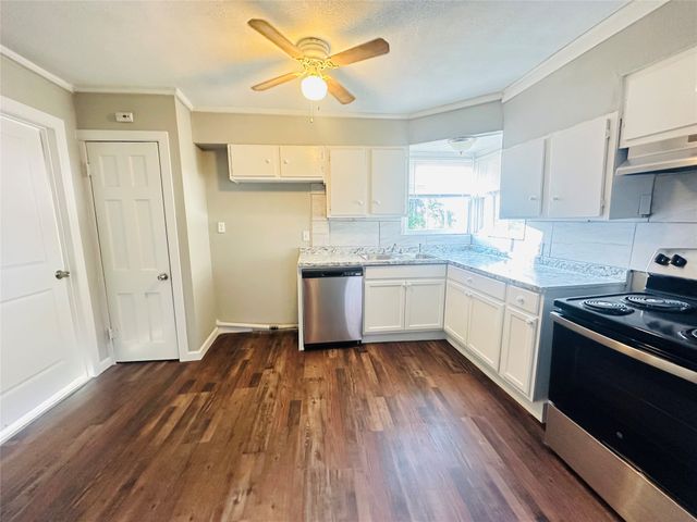 821 W Church Street, Grand Prairie, TX 75050