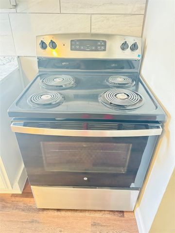 821 W Church Street, Grand Prairie, TX 75050