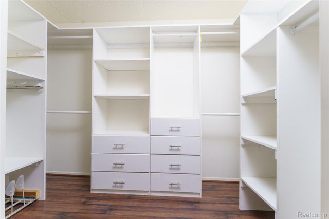 18417 University Park Drive, Livonia, MI 48152