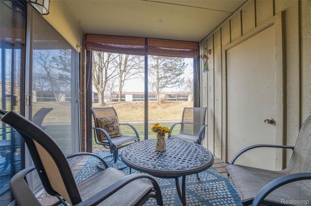 18417 University Park Drive, Livonia, MI 48152