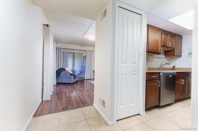 18417 University Park Drive, Livonia, MI 48152