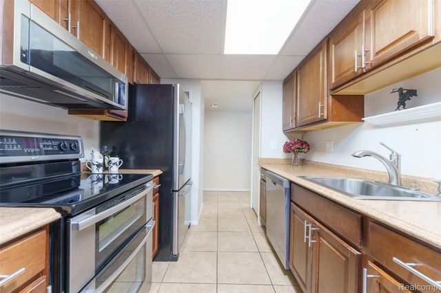 18417 University Park Drive, Livonia, MI 48152