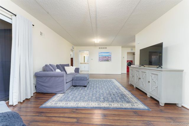 18417 University Park Drive, Livonia, MI 48152