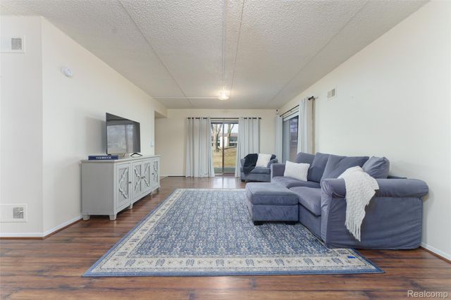 18417 University Park Drive, Livonia, MI 48152