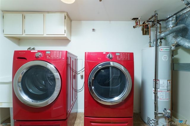 18417 University Park Drive, Livonia, MI 48152