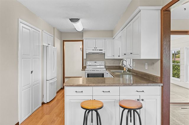 2620 Brookland Drive NE, Cedar Rapids, IA 52402