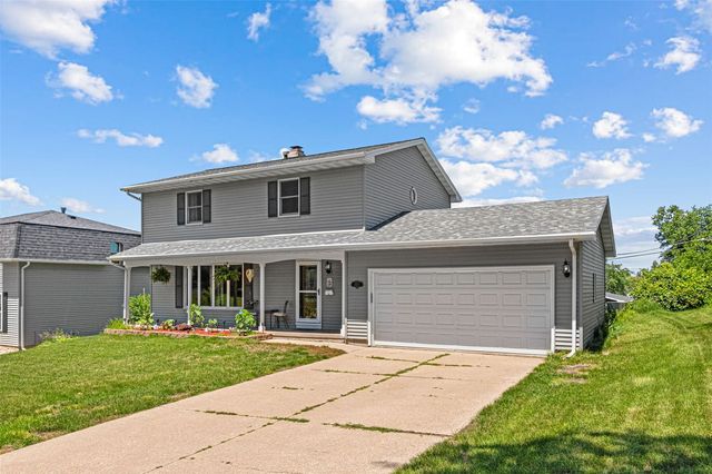 2620 Brookland Drive NE, Cedar Rapids, IA 52402