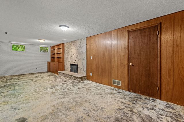 2620 Brookland Drive NE, Cedar Rapids, IA 52402