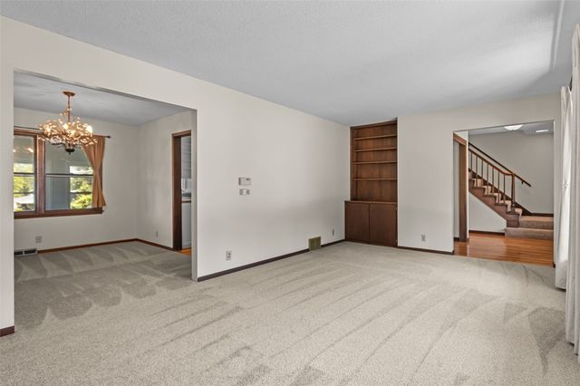 2620 Brookland Drive NE, Cedar Rapids, IA 52402