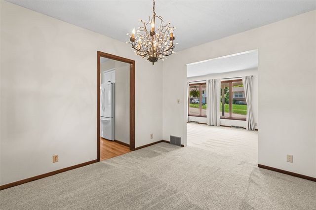 2620 Brookland Drive NE, Cedar Rapids, IA 52402