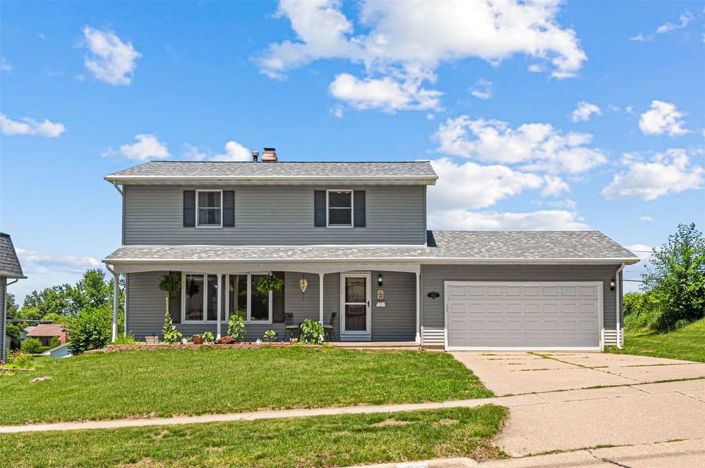 2620 Brookland Drive NE, Cedar Rapids, IA 52402