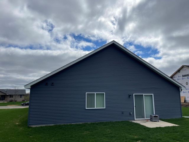 841 N Grant Street, Ellsworth, WI 54011