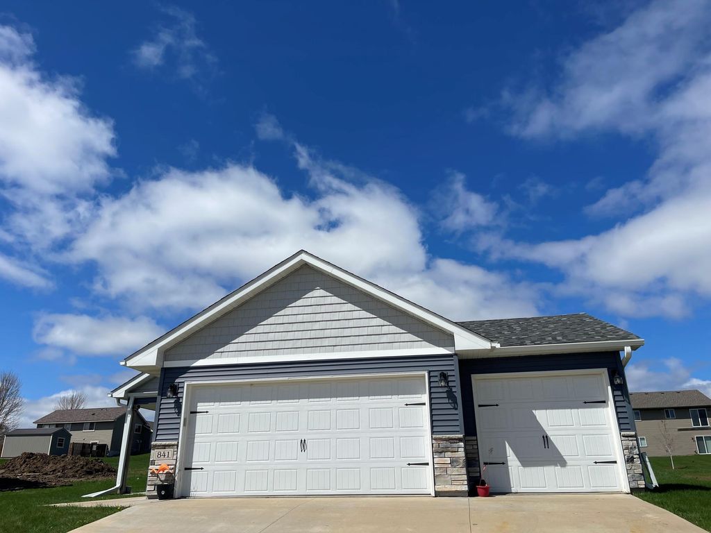 841 N Grant Street, Ellsworth, WI 54011