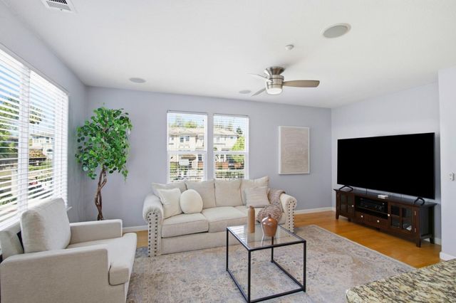 248 Vista Roma Way, San Jose, CA 95136