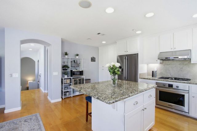 248 Vista Roma Way, San Jose, CA 95136