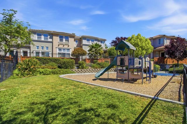 248 Vista Roma Way, San Jose, CA 95136