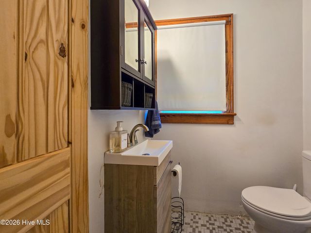 520 Lake Road, Hertford, NC 27944