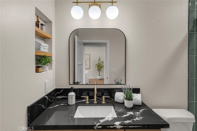 5309 Maymont, Los Angeles, CA 90043