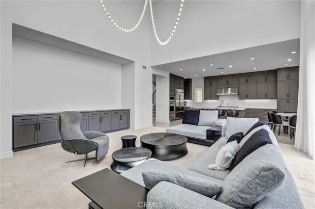192 Creation, Irvine, CA 92618