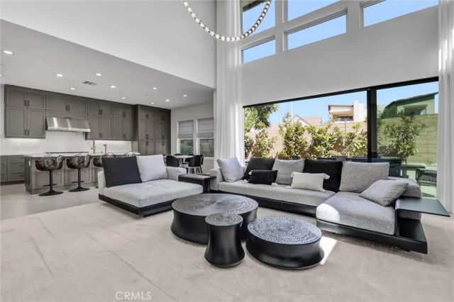 192 Creation, Irvine, CA 92618