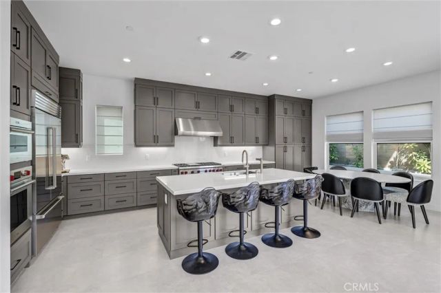 192 Creation, Irvine, CA 92618