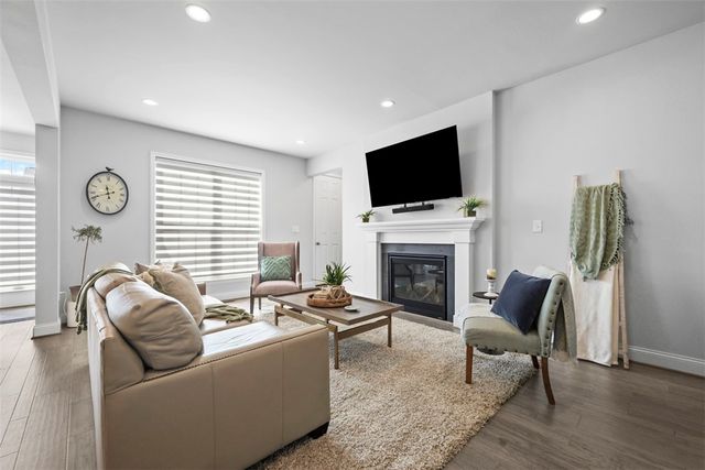 711 Withers Park Dr, Cranberry Twp, PA 16066