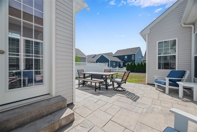 711 Withers Park Dr, Cranberry Twp, PA 16066