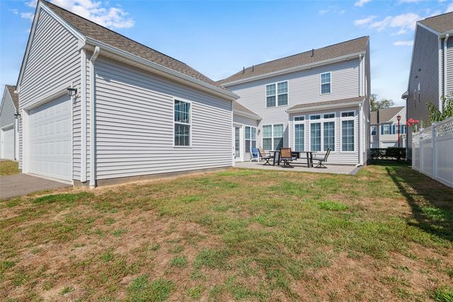 711 Withers Park Dr, Cranberry Twp, PA 16066