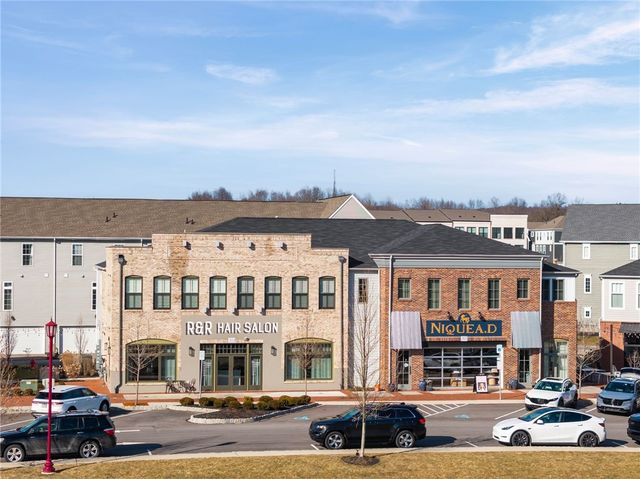 711 Withers Park Dr, Cranberry Twp, PA 16066